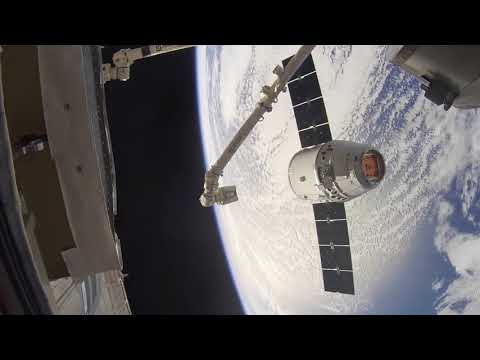 SpaceX's Dragon Arrives at the International Space Station (Time-lapse)
