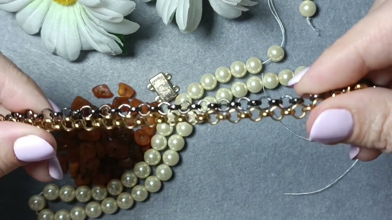 Как сделать браслет на цепочке из янтаря и бусин под жемчуг. В комплекте серьги.