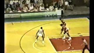 MICHAEL JORDAN: His second NBA game (1984.10.27)