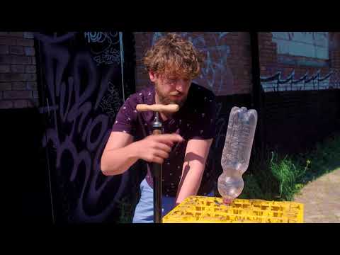 Video: Hoe maak je een raket van een frisdrankfles van 2 liter?
