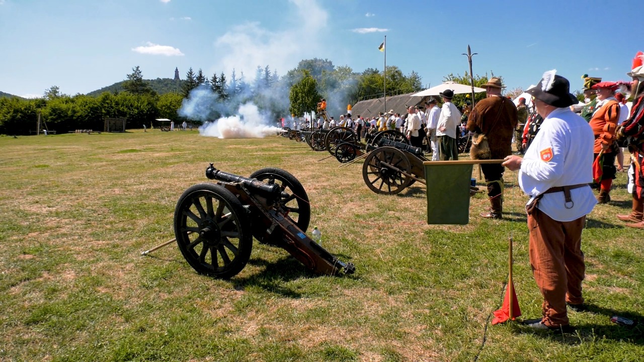 PUNKTum 20.Treffen der historischen Artillerie in Tilleda