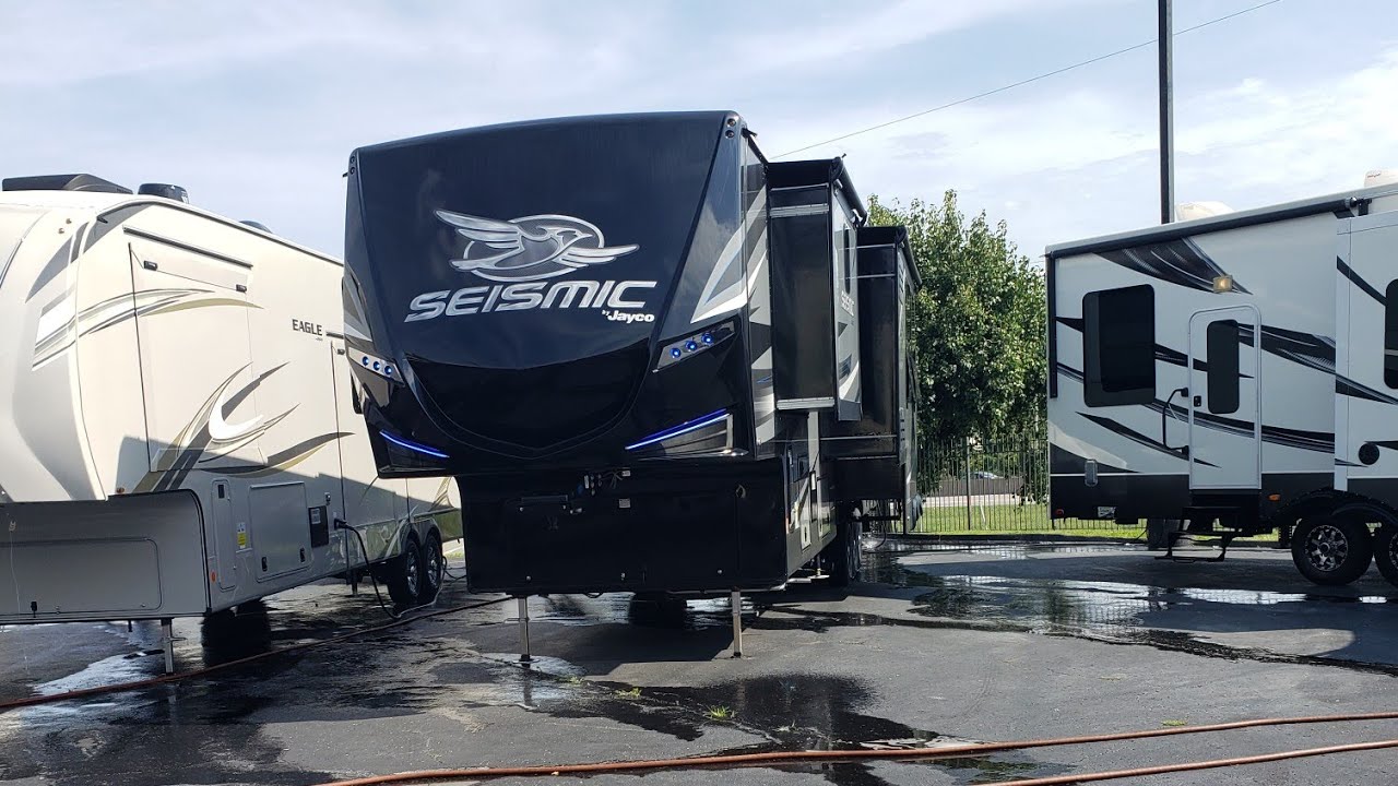 Shopping for My New RV 5th Wheel Trailer to Pull with My Semi - YouTube