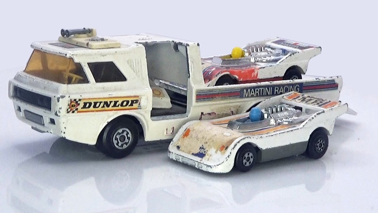 Проект реставрации Transporter с тремя гоночными автомобилями Hi Tailer Matchbox.