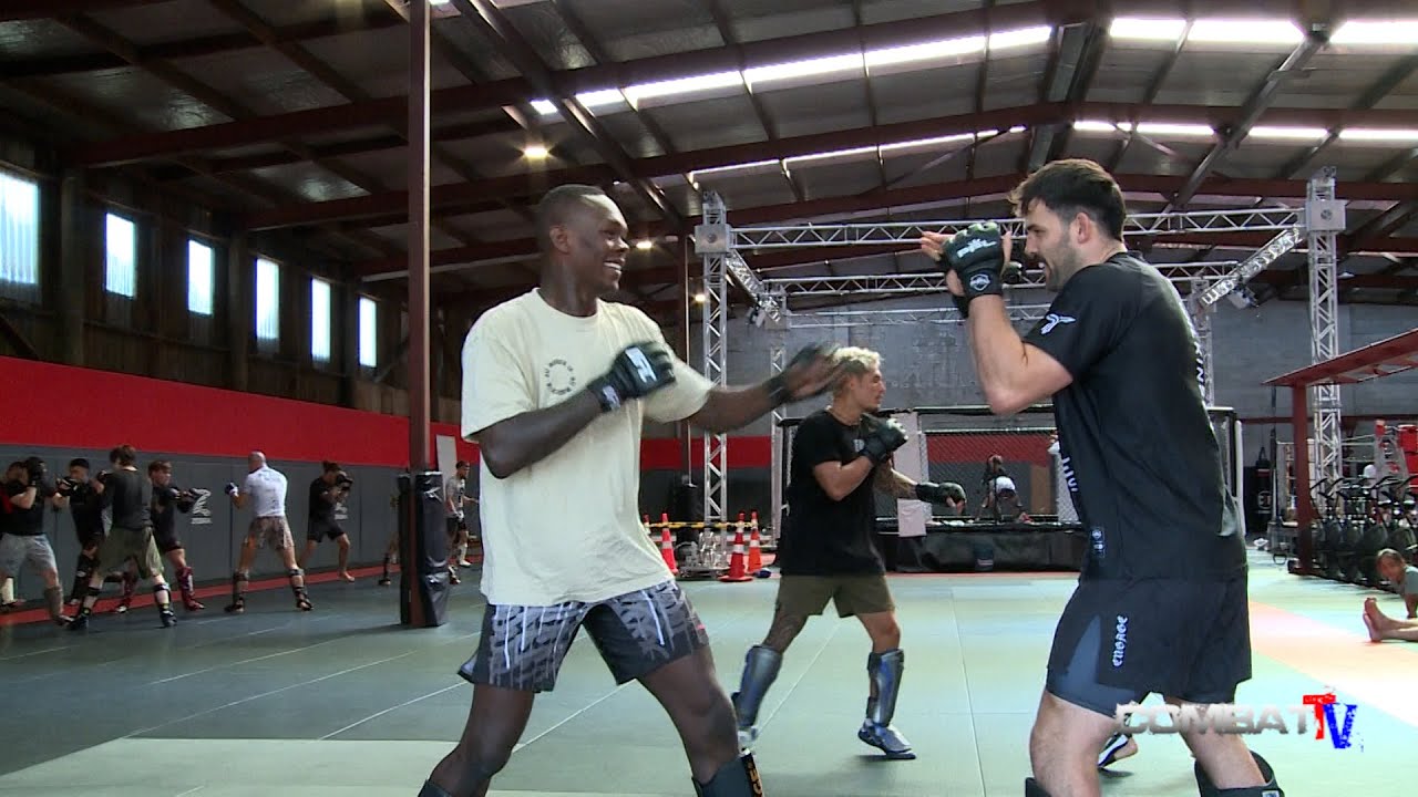The Razor Ufc He was Israel Adesanya's first UFC opponent, now they are training side ...