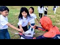 スパイダーマンのゴミ拾いを助けた少女たち