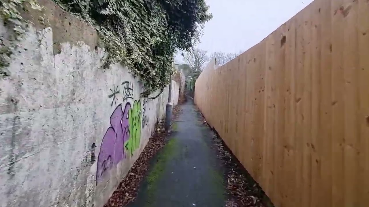 An alleyway from Quarry Lane to Kingshurst Road, Northfield