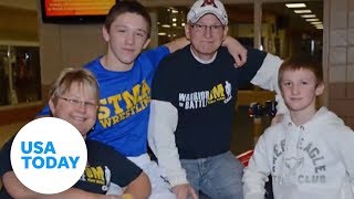 Losing wrestler's sportsmanship wows crowd