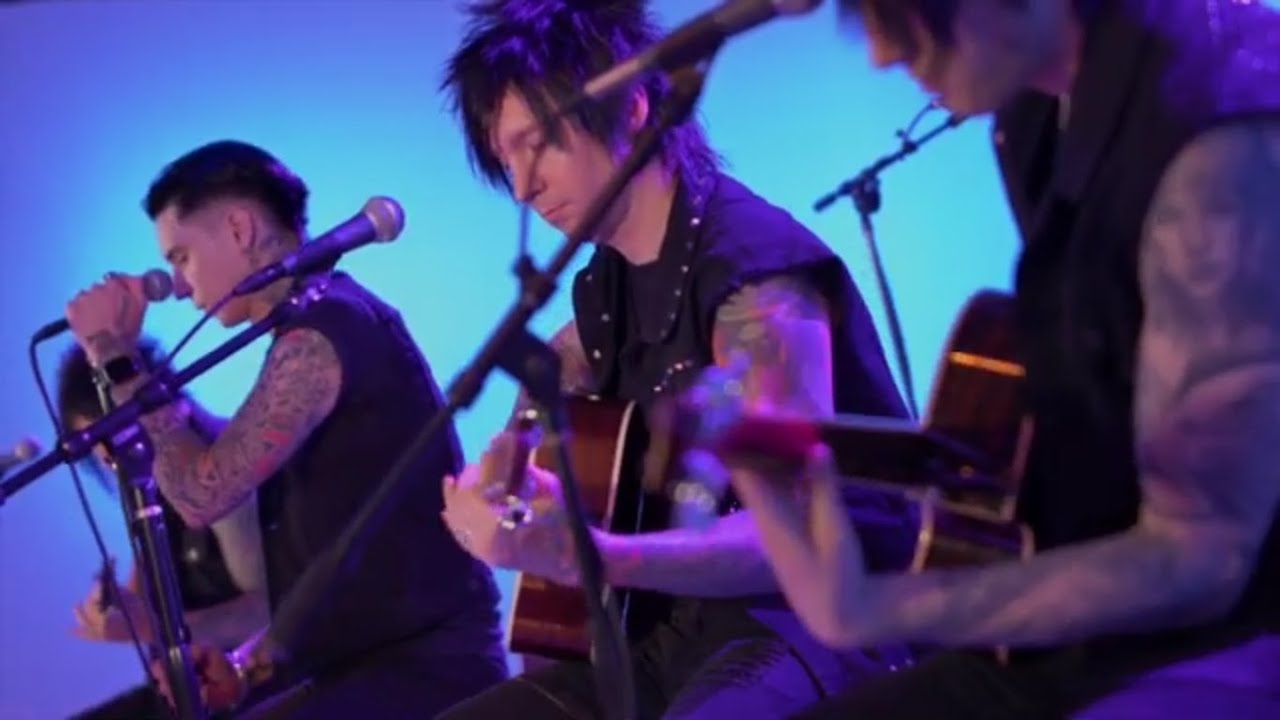 Black Veil Brides Acoustic cover of Rebel Yell | 6/25/21