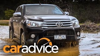 2016 Toyota HiLux Review : on- and off-road видео toyota hilux