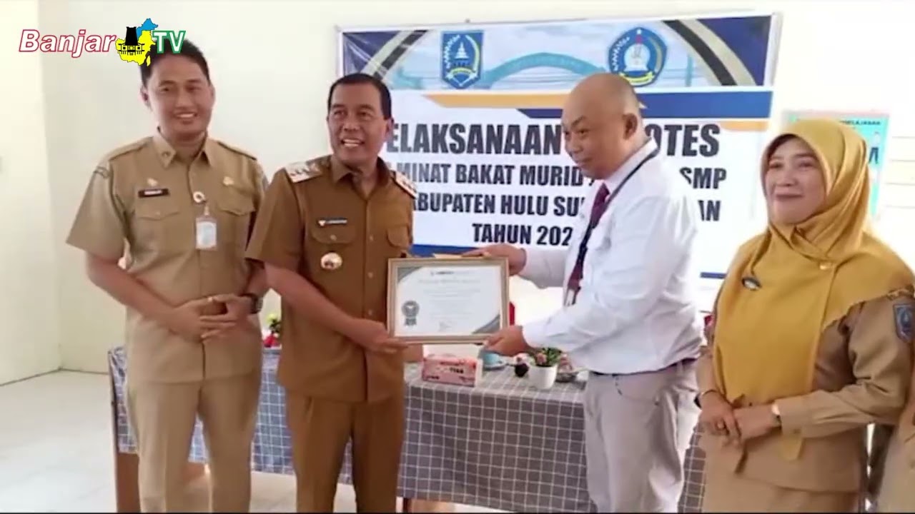 BUPATI SYAFRUDIN NOOR TINJAU TES PSIKOLOGI MURID SMP DI HSS