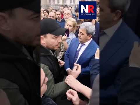 К требующим закрыть «Электроцинк» жителям Владикавказа вышли представители власти, 22.10.2018