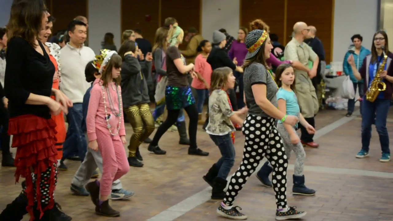 2018-02-11 School of Honk Performs "Tracksuit" - YouTube
