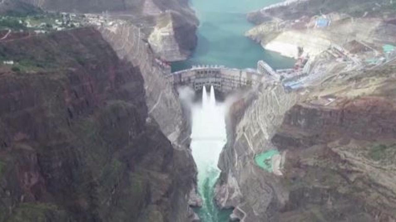 Cina, inaugurata la diga di Baihetan, la seconda più grande al mondo: il timelapse della costruzione
