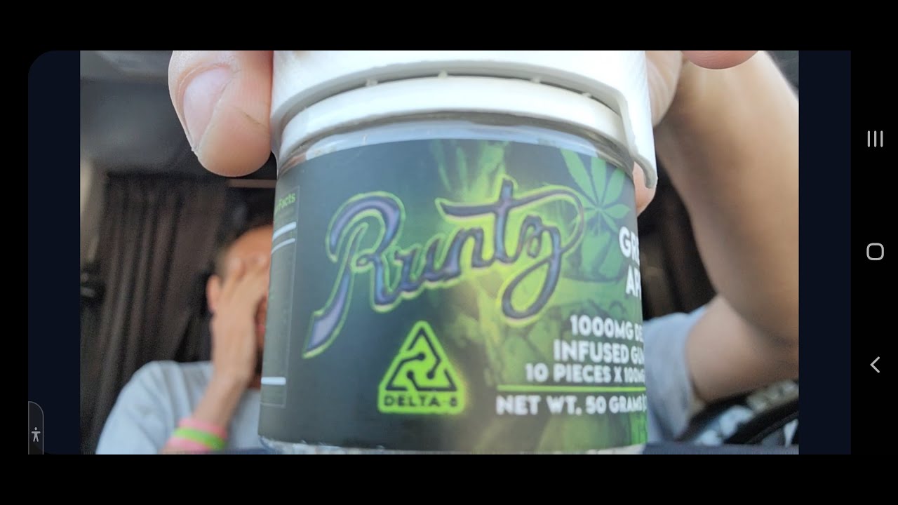 Reviewing Runtz 1000mg Delta 8 Infused Green Apple Gummies (∆8)