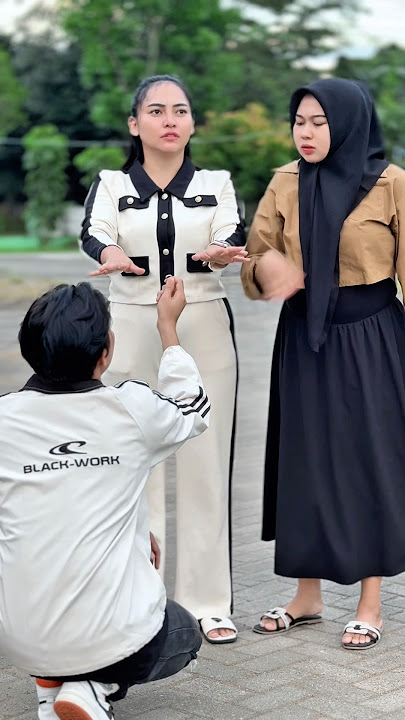 Pretending to be blind #shortvideo #trending