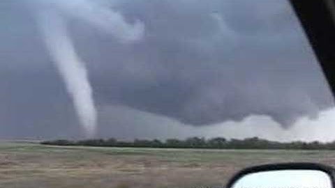 Amazing tornado video -  Two POWERFUL tornadoes!
