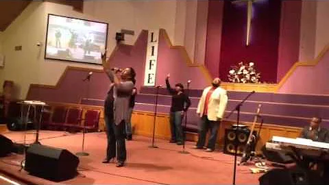 Shawanda singing at The Oasis of Love, Jonathan Mc...