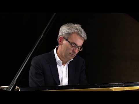 Pianist Markus Becker plays and talks