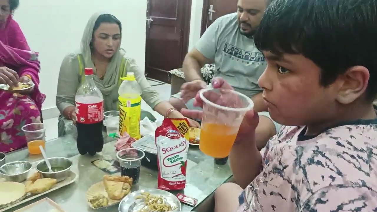 होली खेलने के बाद पार्टी।। होली पार्टी।। #bimlabudhwarkgeetbhajan #holispecial #holiparty #ytshorts 