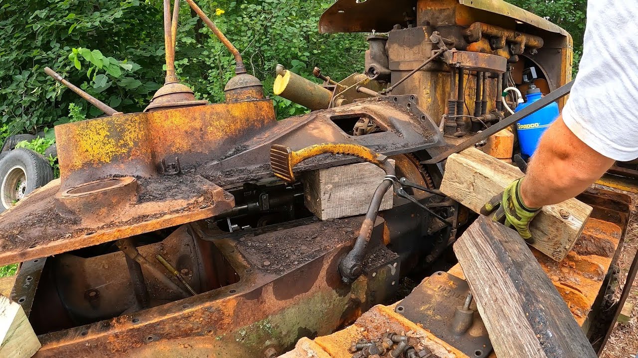 Opening Up the Cat RD-6 Parts Tractor - Can We Make It Roll ...