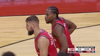 Pascal siakam's tenacity leads to a one-handed slam from kawhi
leonard.