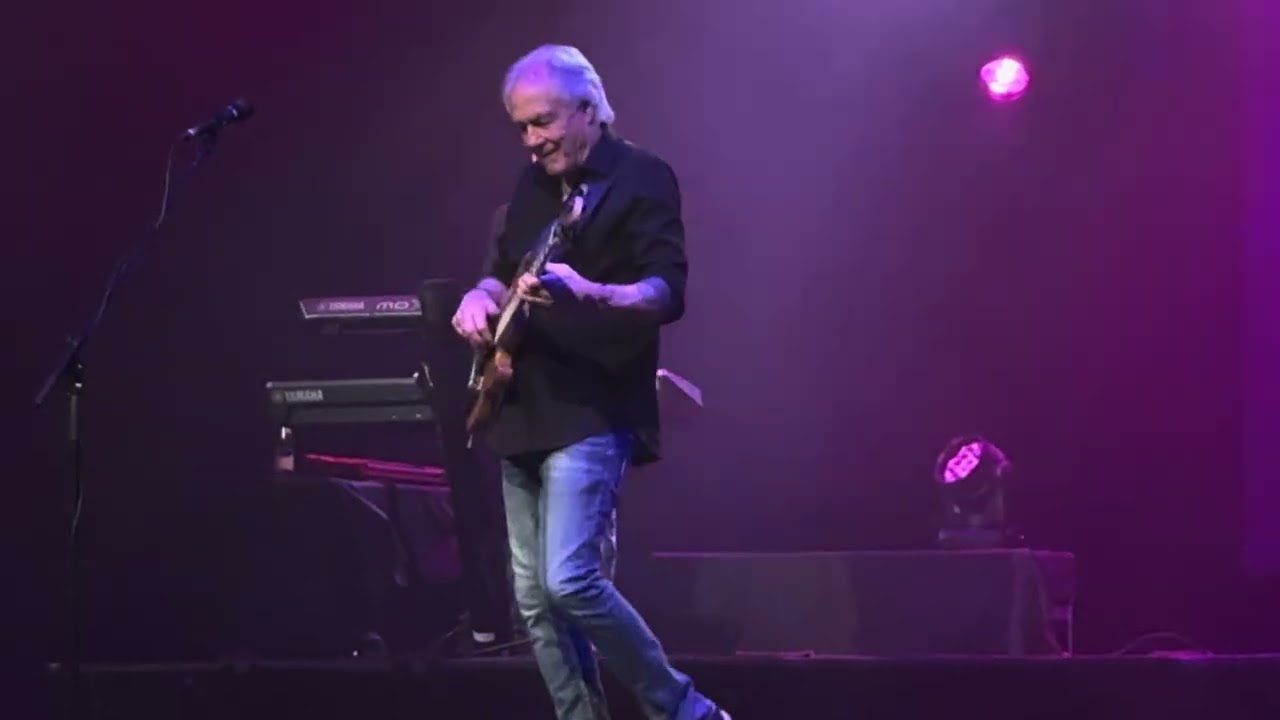 LITTLE RIVER BAND - REMINISCING