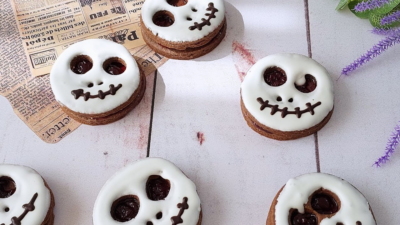 Viral Halloween cookies🎃 | easy chocolate and jam sandwich cookies