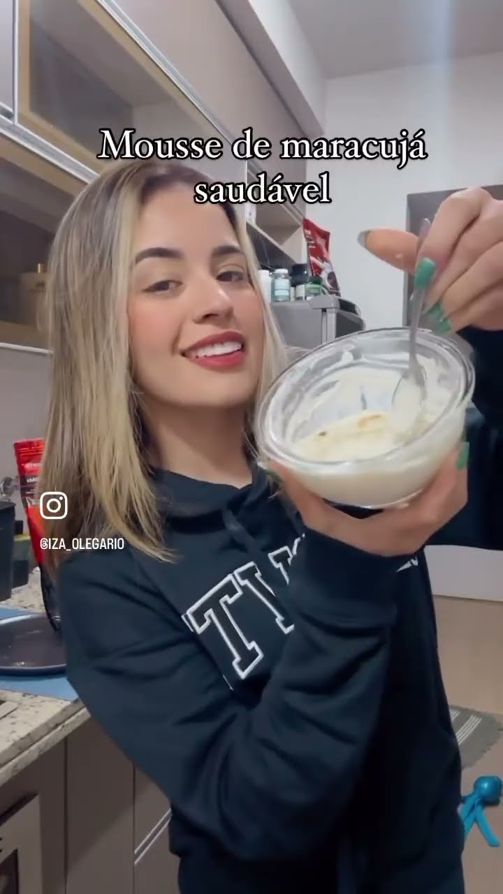 Mousse de maracujá saudável 1 copo iogurte natural- Meia polpa de ...