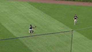 MIL@CHC: Herrera makes a sliding catch to end inning