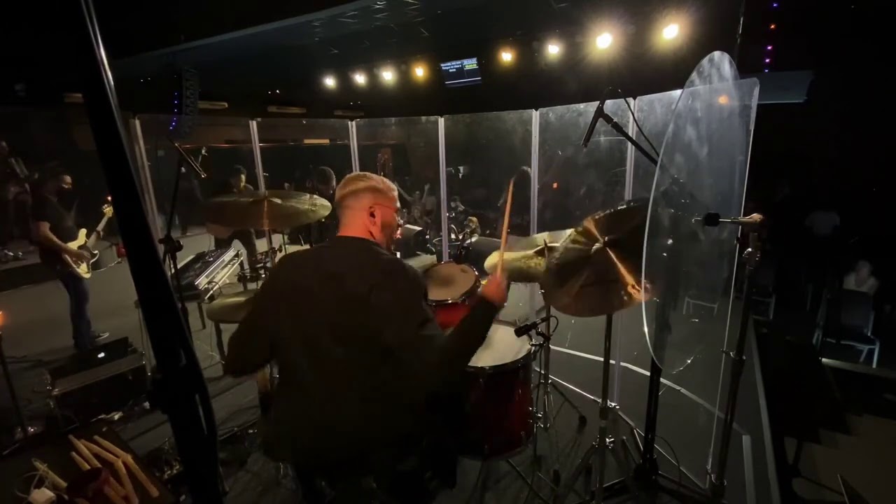 Medley , (Pode morar aqui ) (Maranata ) (A terra clama ) ( A ele a glória ) Drum cam - Biel Sales