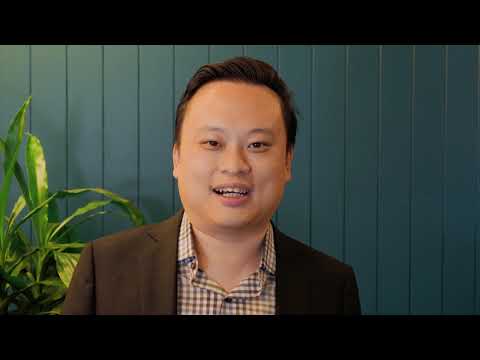 Video: William Hung Net Worth: Wiki, naimisissa, perhe, häät, palkka, sisarukset