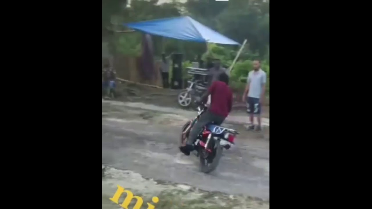 crazy bike stunt in Jamaica *must watch*