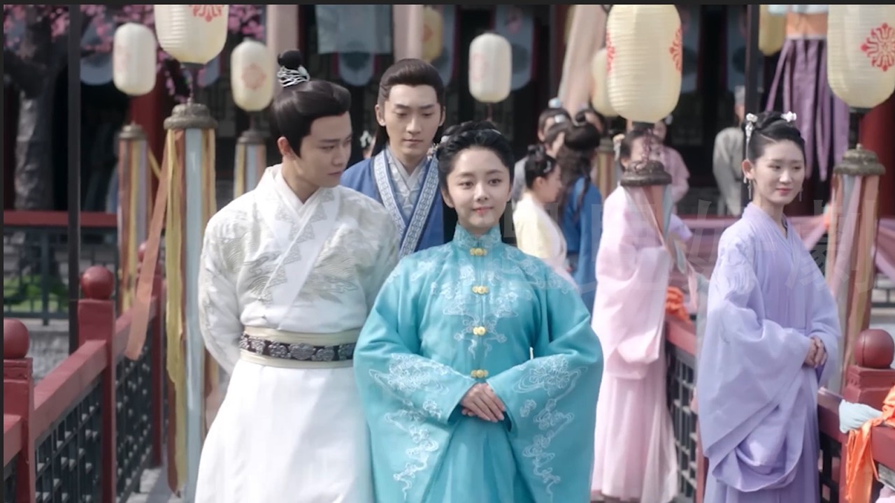 男主嘲她平平無奇，換回女裝那刻全場看傻！#中国电视剧 #古装剧