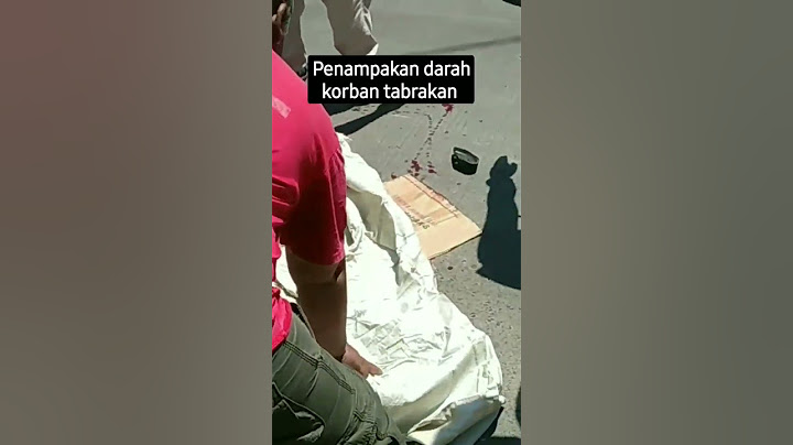 Penampakan darah korban tabrakan motor dan ambulance