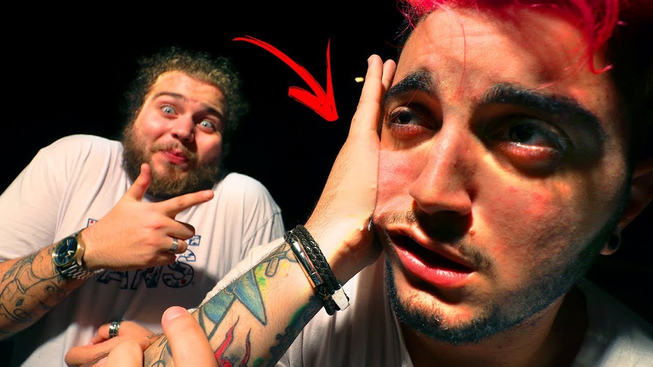 MEU AMIGO COLOU MINHA MÃO NO MEU ROSTO !