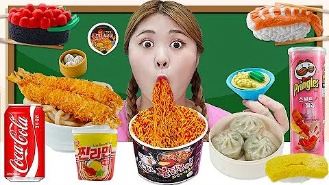 Mukbang Fried Chicken & Fire Noodle in School by HIU 하이유
