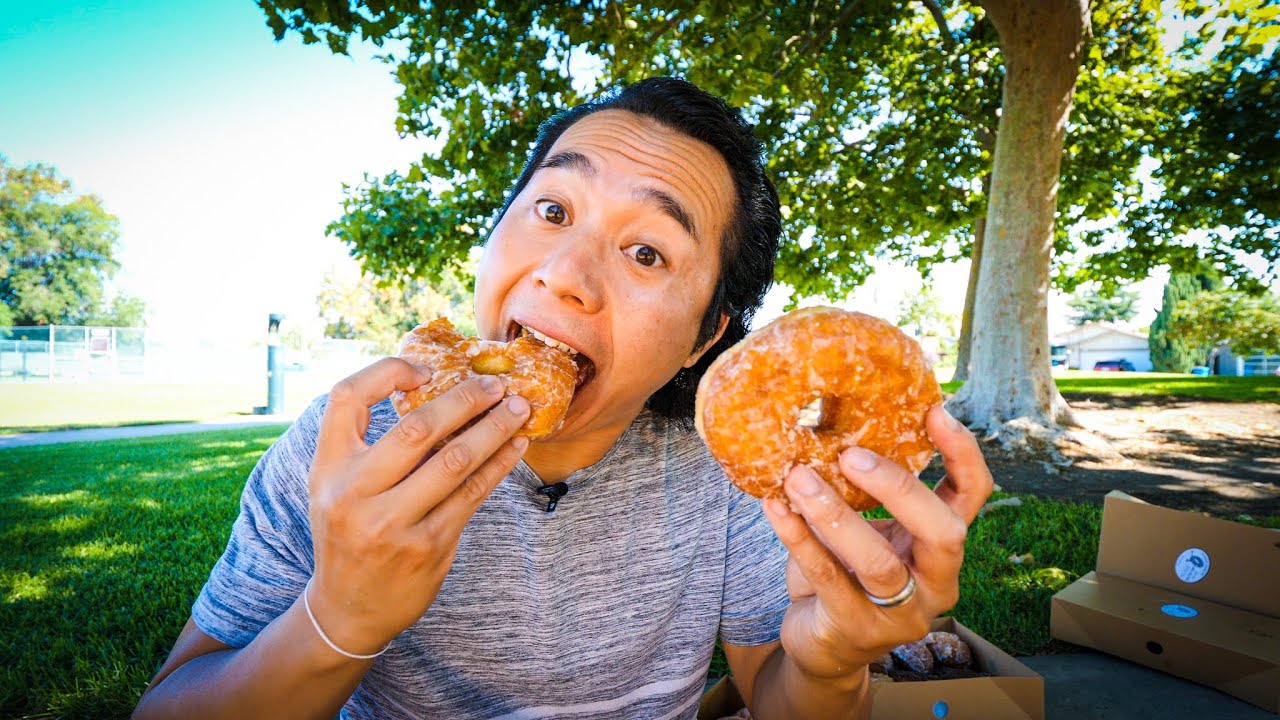 USA Donuts GLAZED!! 🇺🇸🍩🍩 Eating at STAN’S DONUT SHOP in SANTA CLARA