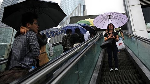 BEST ESCALATOR FAILS COMPILATION 2017