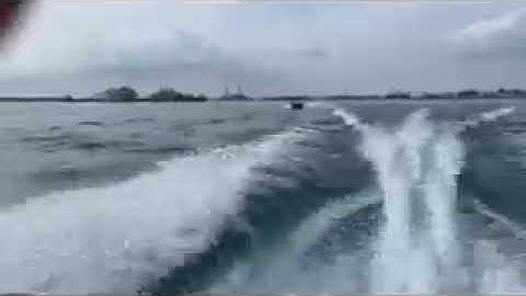 1999 stingray 200 lx mercruiser 5.7 efi skips past formula fastech 312, gets air