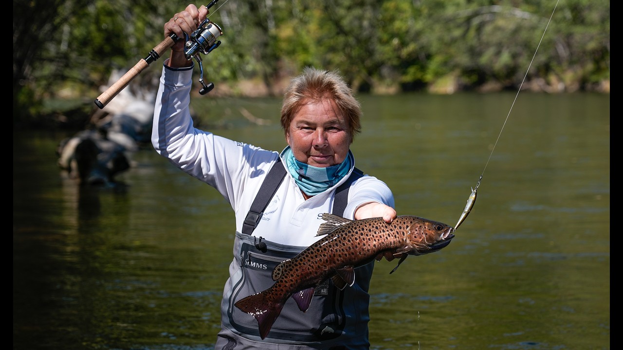 Рыбалка на ленков дальневосточной реки Красивая.Часть 2