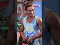 أنت مرتبط منى الشاذلي تحرج أحمد غزي على الهواء رد فعله مفاجأة