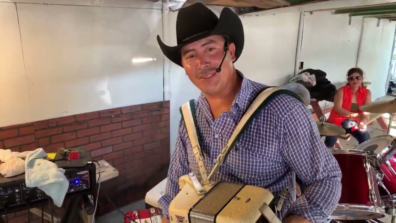 Baile familiar en el Mercado Rodriguez- en vivo 🔴