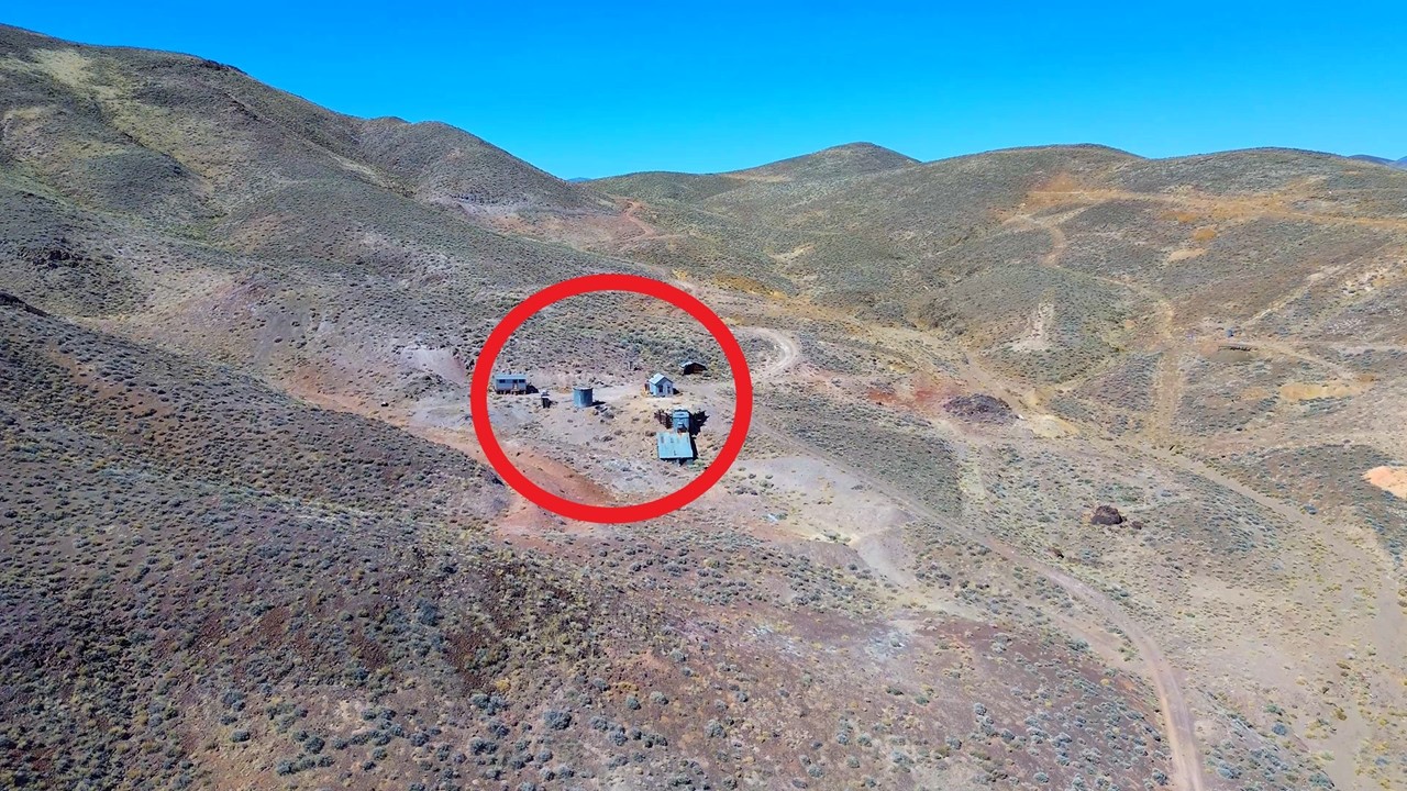 A Museum Like Ghost Town, Untouched And Hidden In The Desert *What We Found Is Amazing!!!