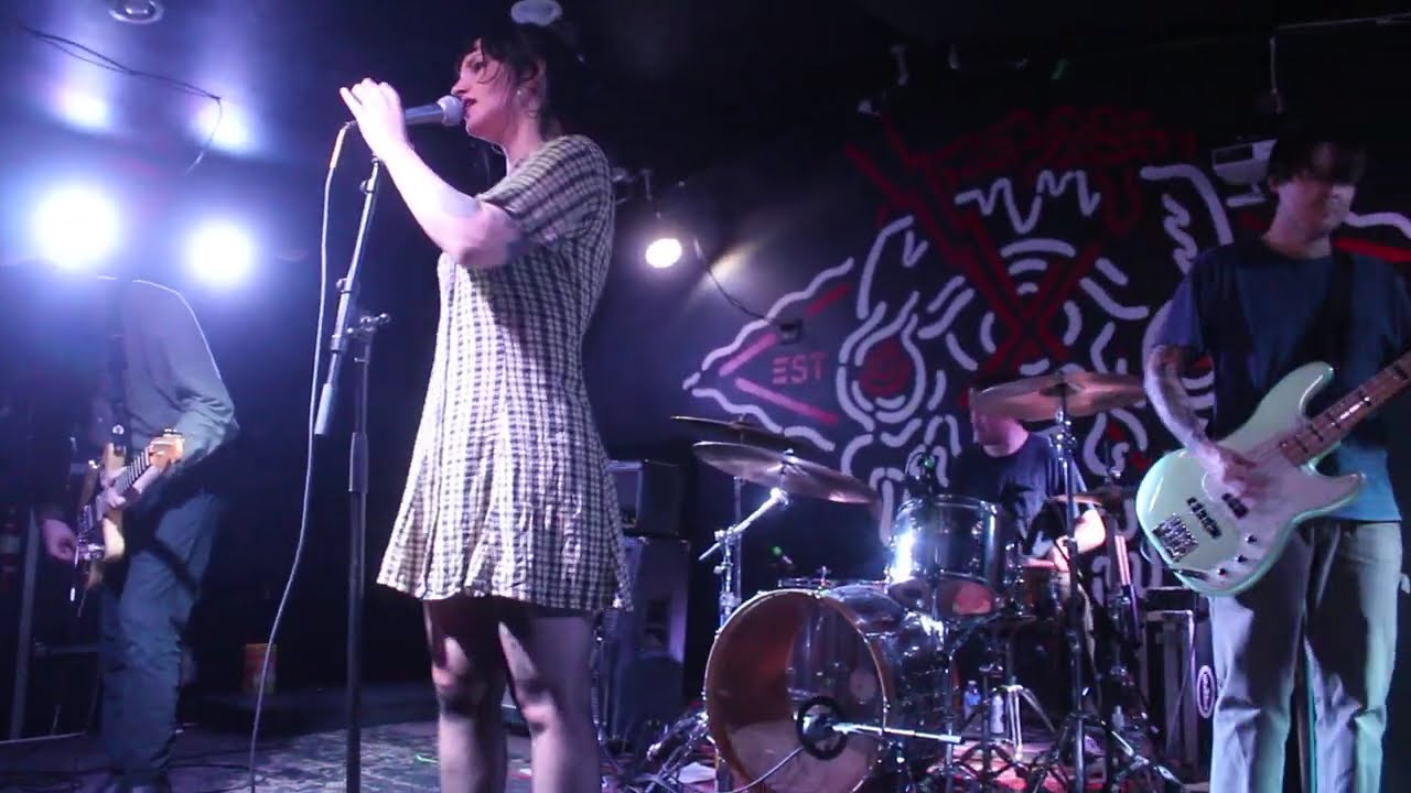 Guarda Gouge Away - Ghost (Live at X-Ray Arcade) su YouTube Guarda Gouge Away - Ghost (Live at X-Ray Arcade) su YouTube