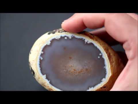 Enhydro agate