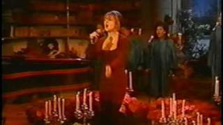Смотреть клип Mariah Carey - Hark! The Herald Angels Sing