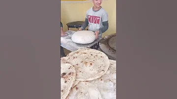 خبز تنور ديري سوري على الاصول الخباز عمرو ١٥ سنة 