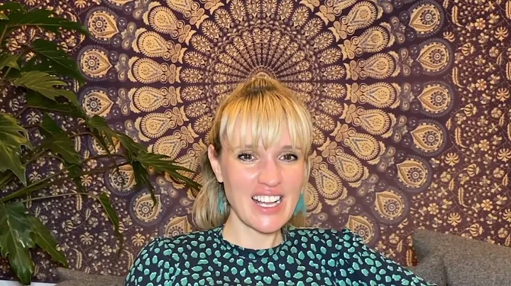 @LisaCairns   Putting your attention more into the body/From the head to the heart (Video:13/12-22)