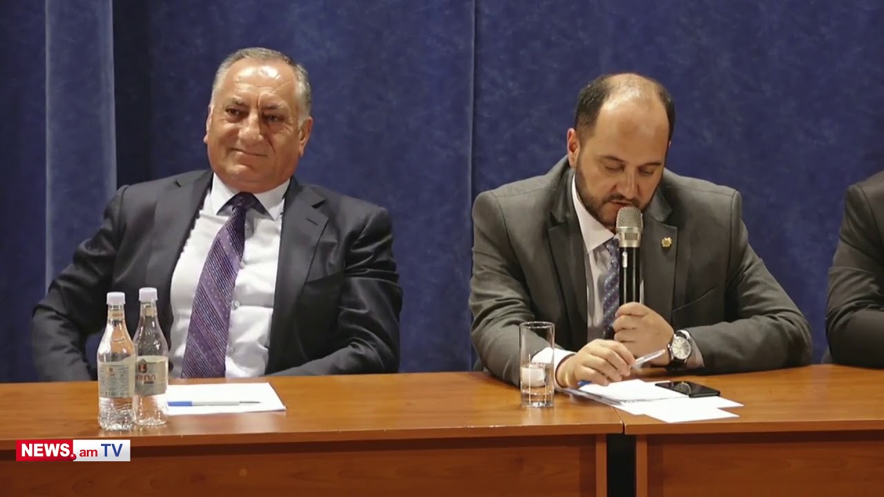 Նախարարը դպրոցի տնօրենի անգլերենի գիտելիքները «ստուգեց»