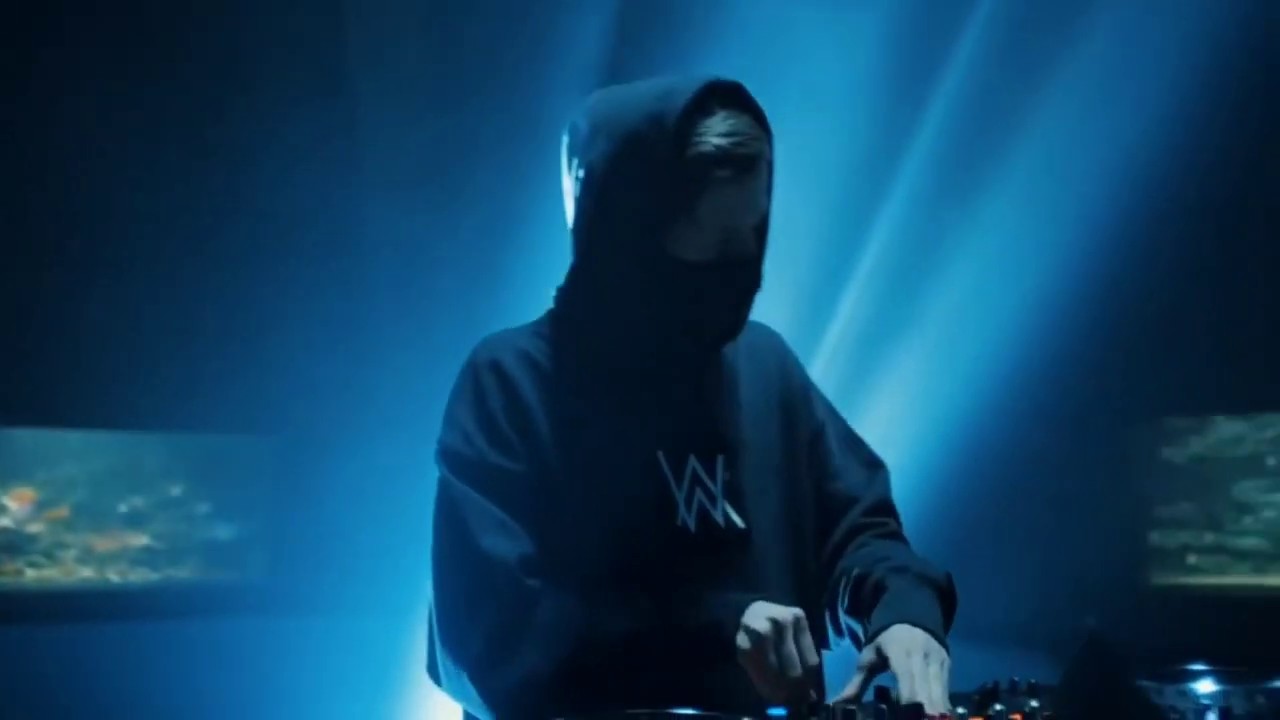 Sia-Move Your Body( Alan Walker Remix)[ Live Version] - YouTube